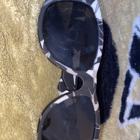 Alexander McQueen sunglasses - Picture 1 of 2